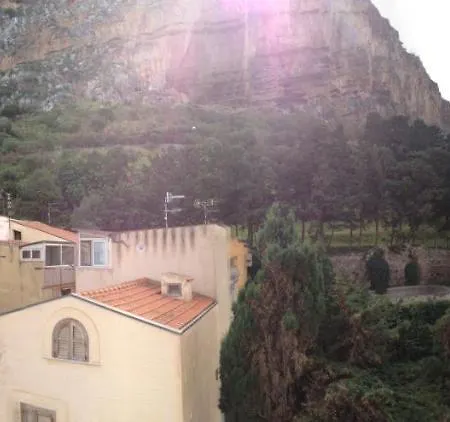 Apartman Studio Apartment In Central Location With Unparalleled View Of The Unesco Duomo *